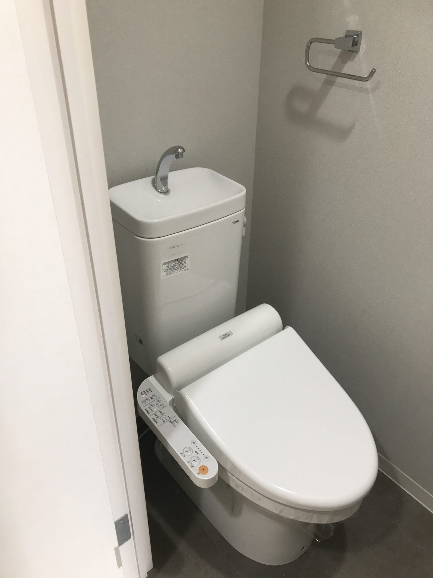 (トイレ/ウォシュレット完備♪)
